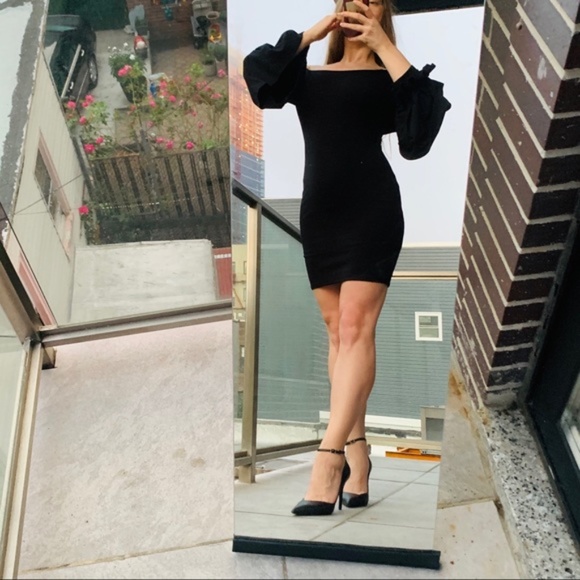 Gianni Bini Off Cold Shoulders Bell Sleeves Dress - Picture 2 of 16